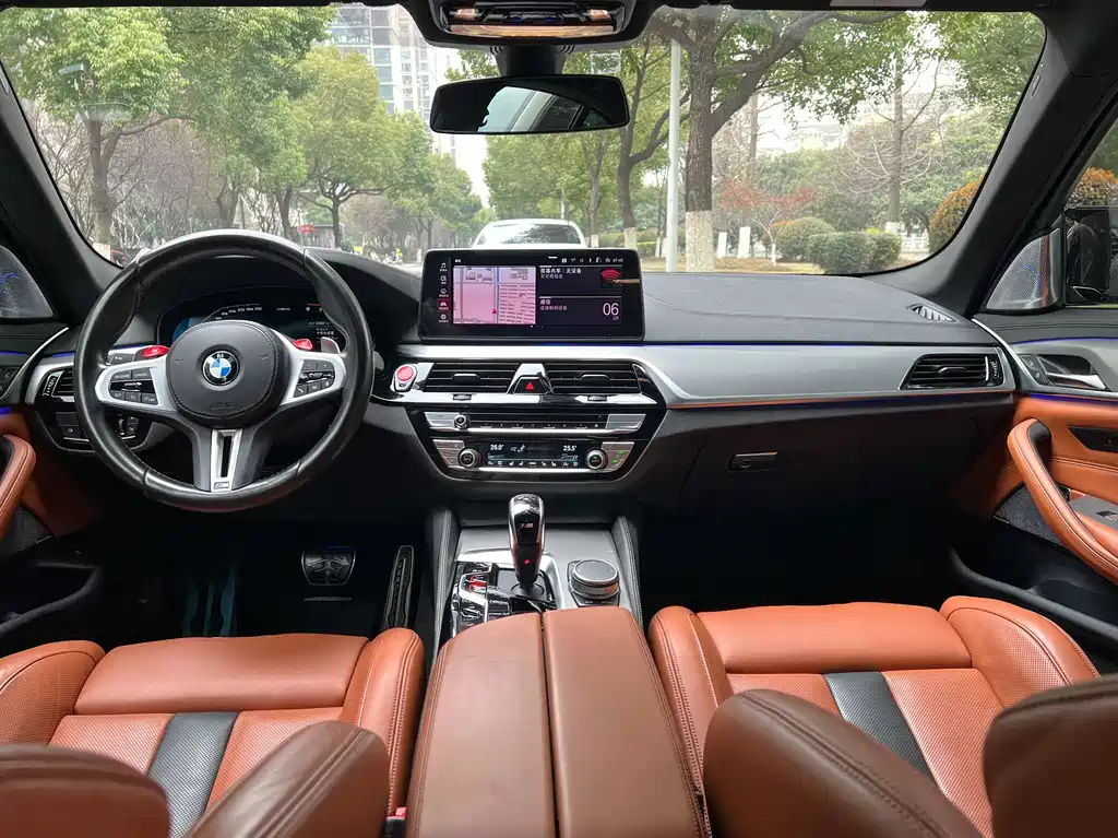 BMW M5 2021