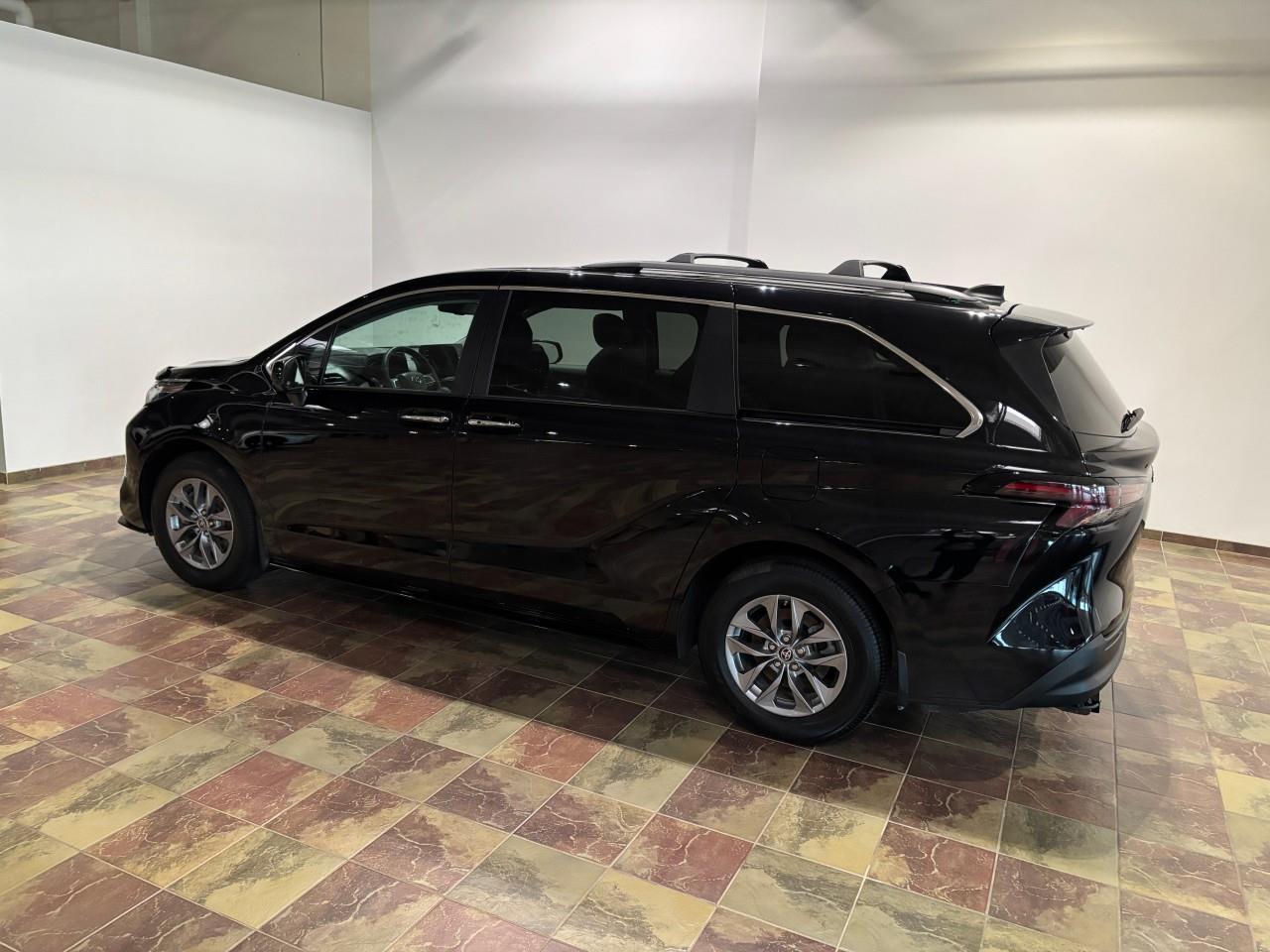 Toyota Sienna 2023