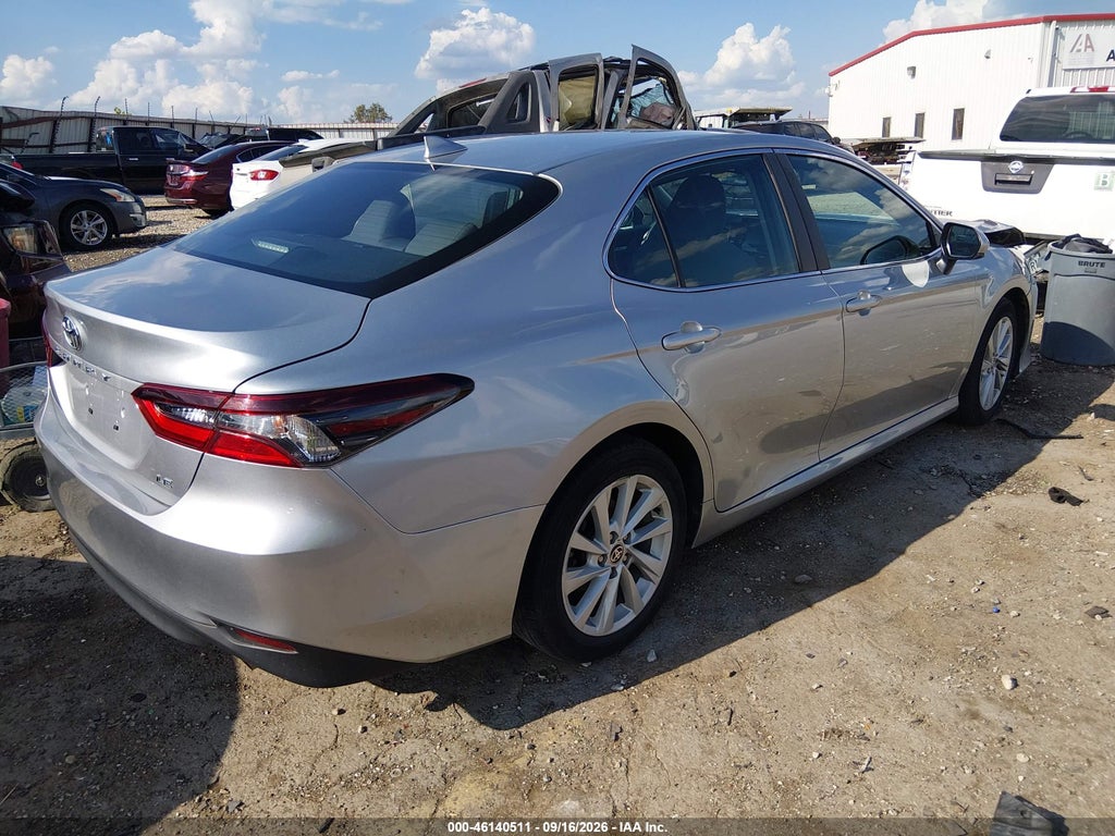 Toyota Camry 2021