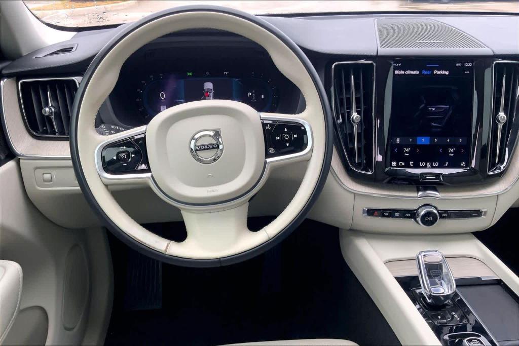 Volvo XC60 2022