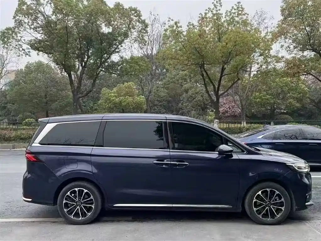 Roewe iMAX8 2021