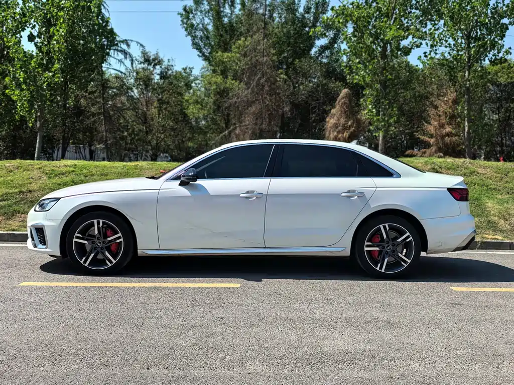 Audi A4 2022