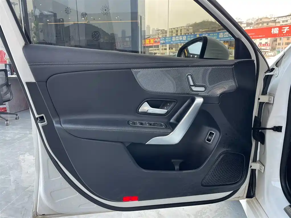 Mercedes-Benz A-Класс 2021
