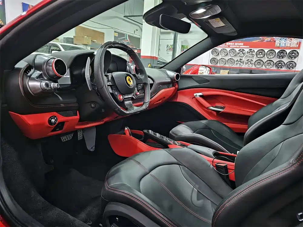 Ferrari F8 2022