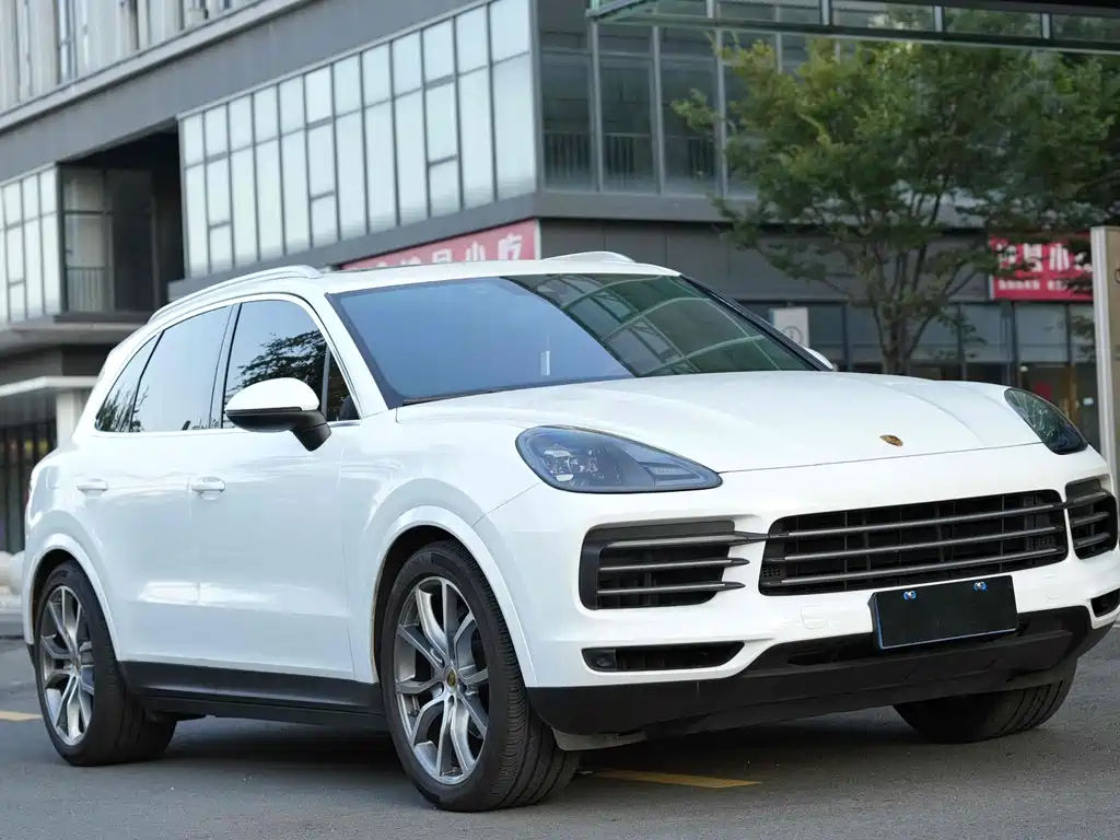Porsche Cayenne 2022