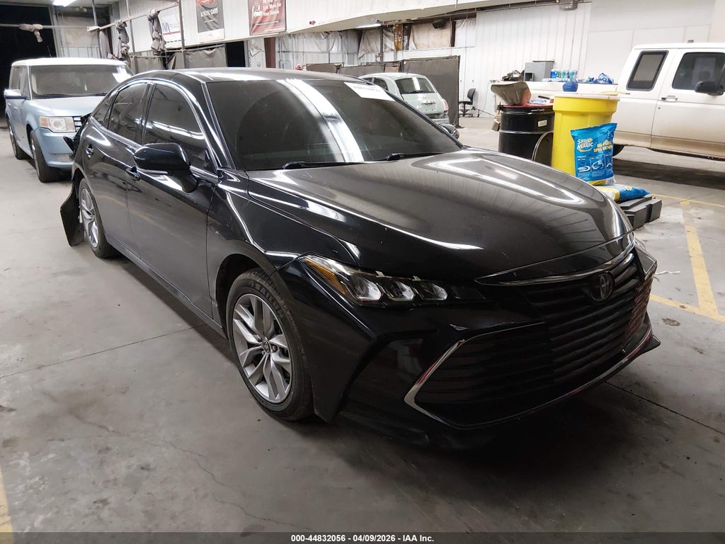 Toyota Avalon 2022
