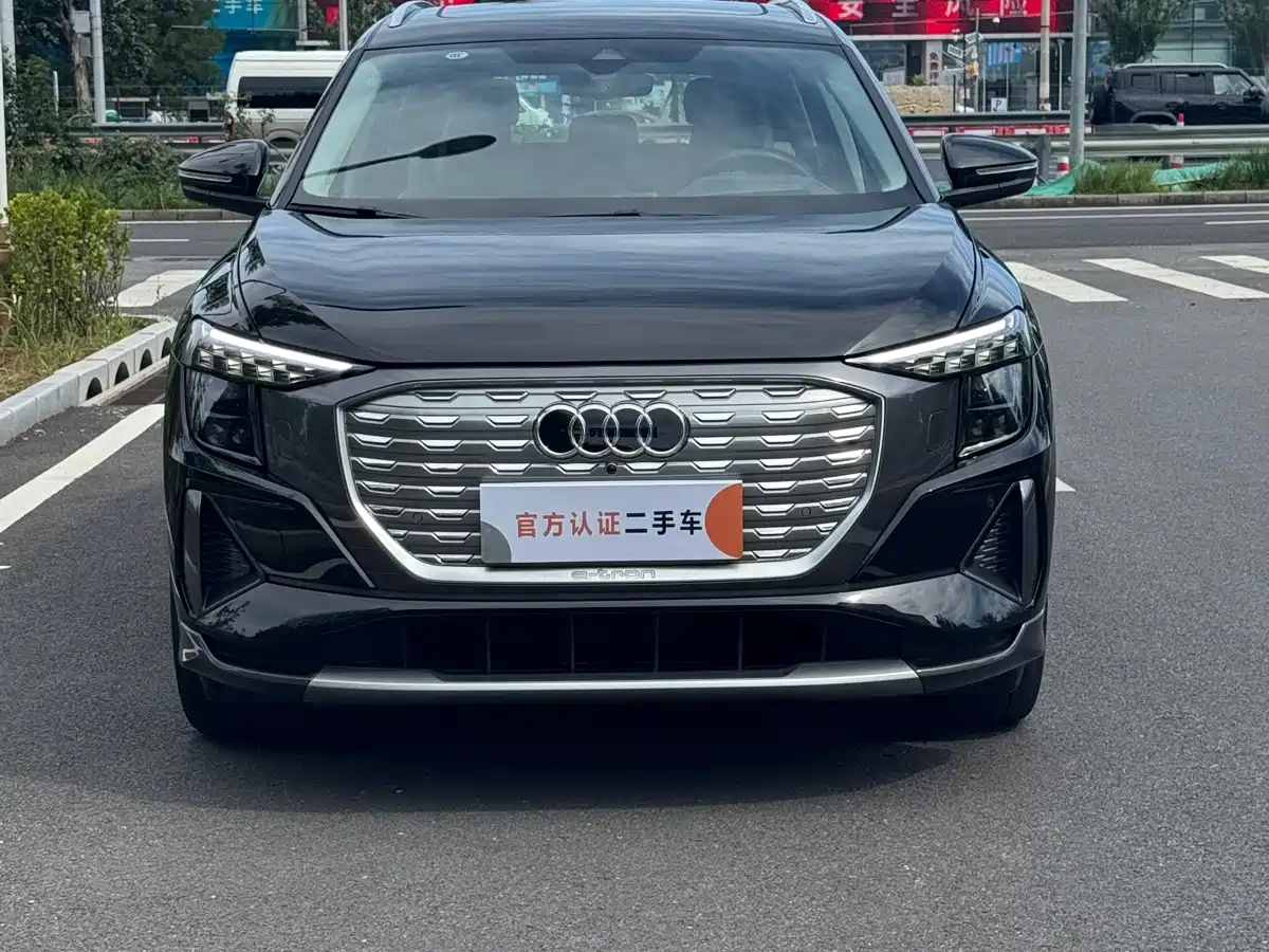 Audi Q5 e-tron 2024