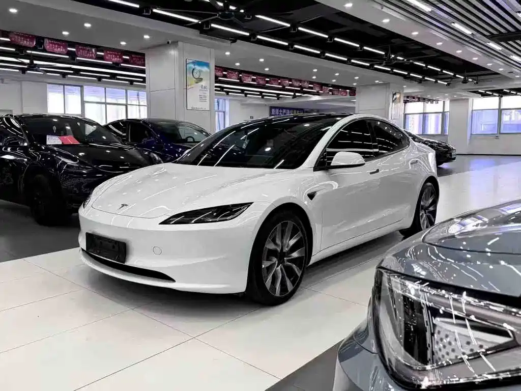 Tesla Model 3 2023