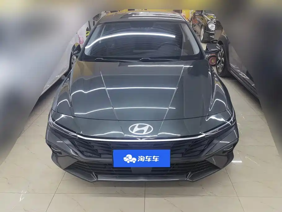 Hyundai Elantra 2024