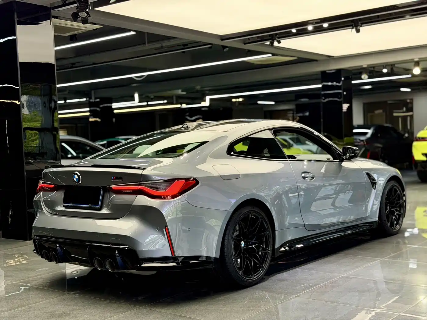 BMW M4 2023
