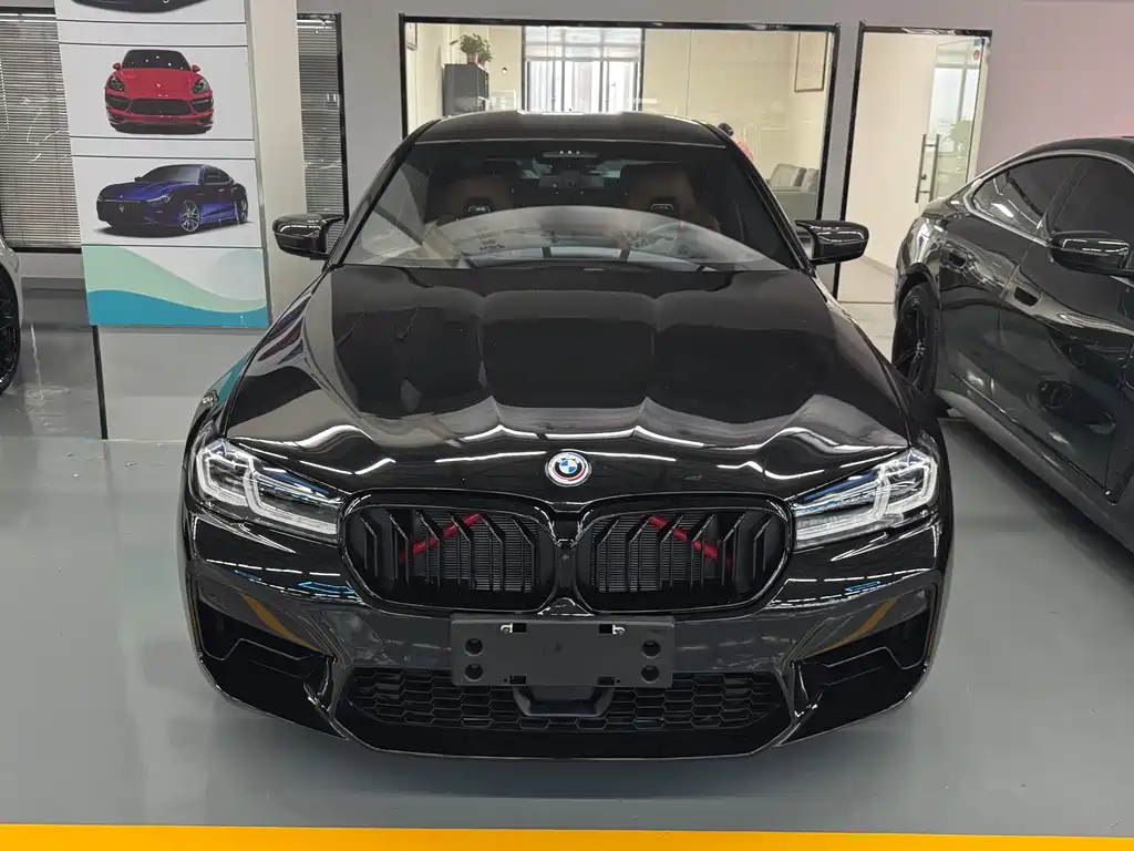 BMW M5 2021
