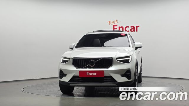 Volvo XC40 2024