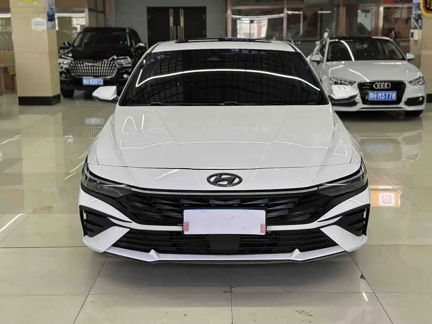 Hyundai Elantra 2023