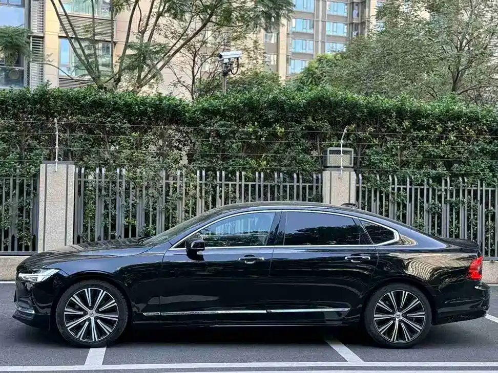 Volvo S90 2023