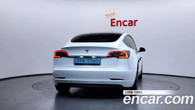 Tesla Model 3 2022