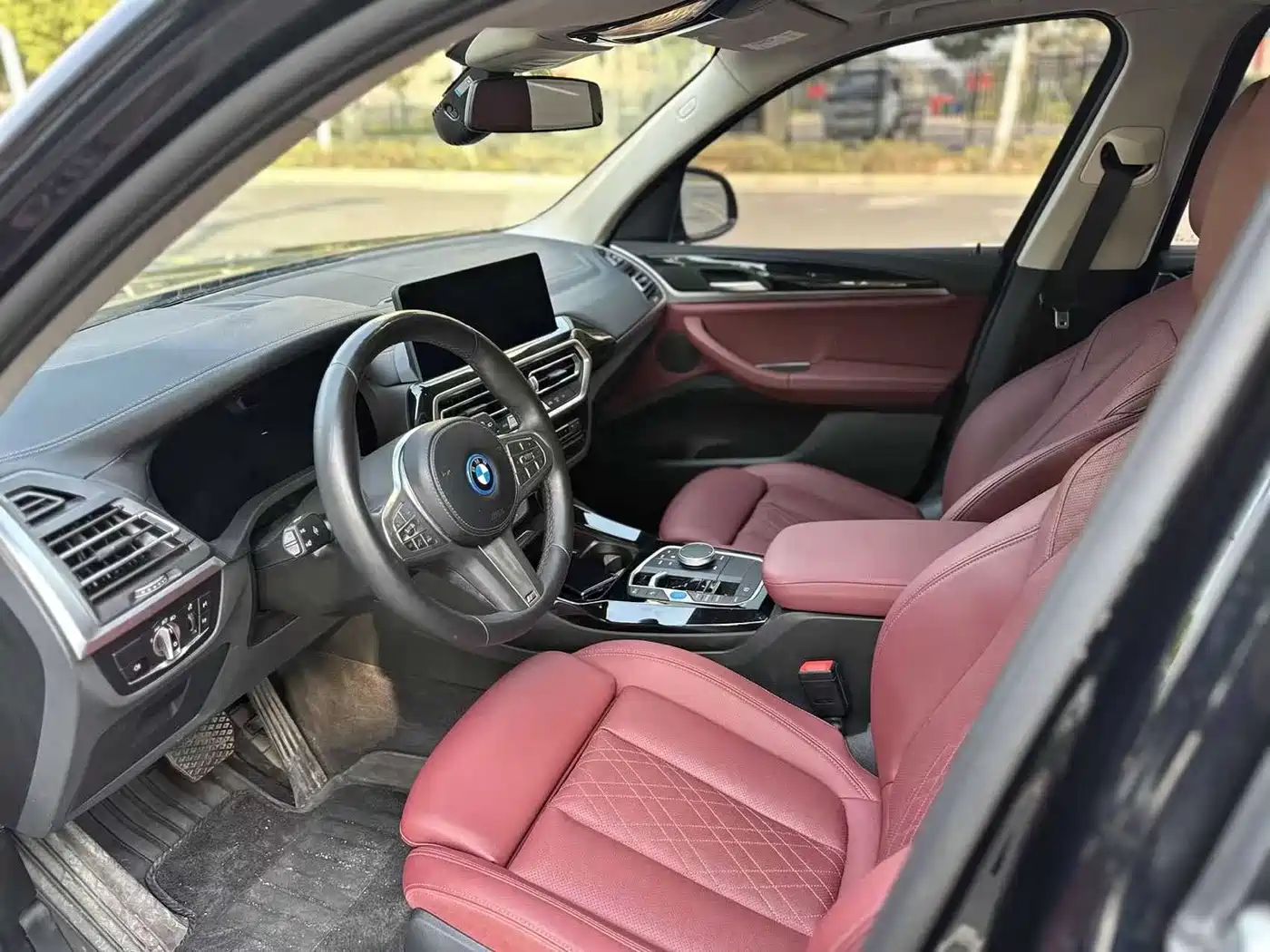 BMW iX3 2025