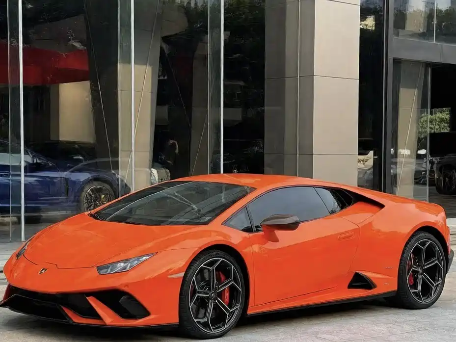 Lamborghini Huracán 2021