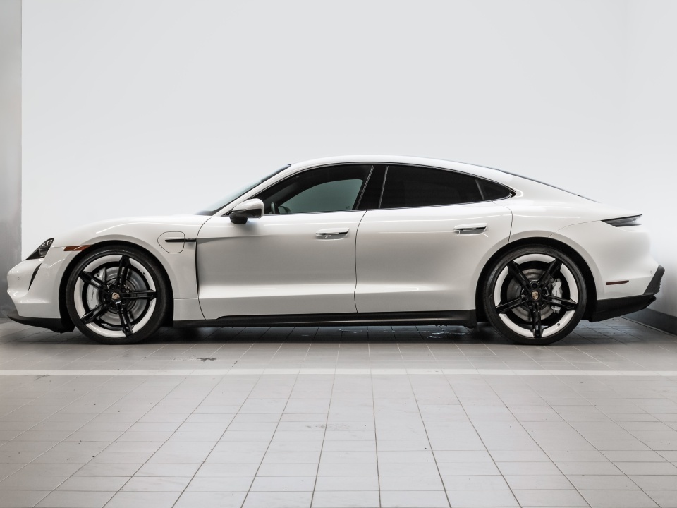 Porsche Taycan 2024