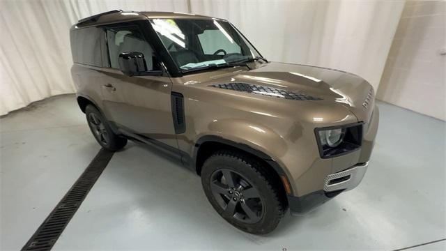 Land Rover Defender 2023
