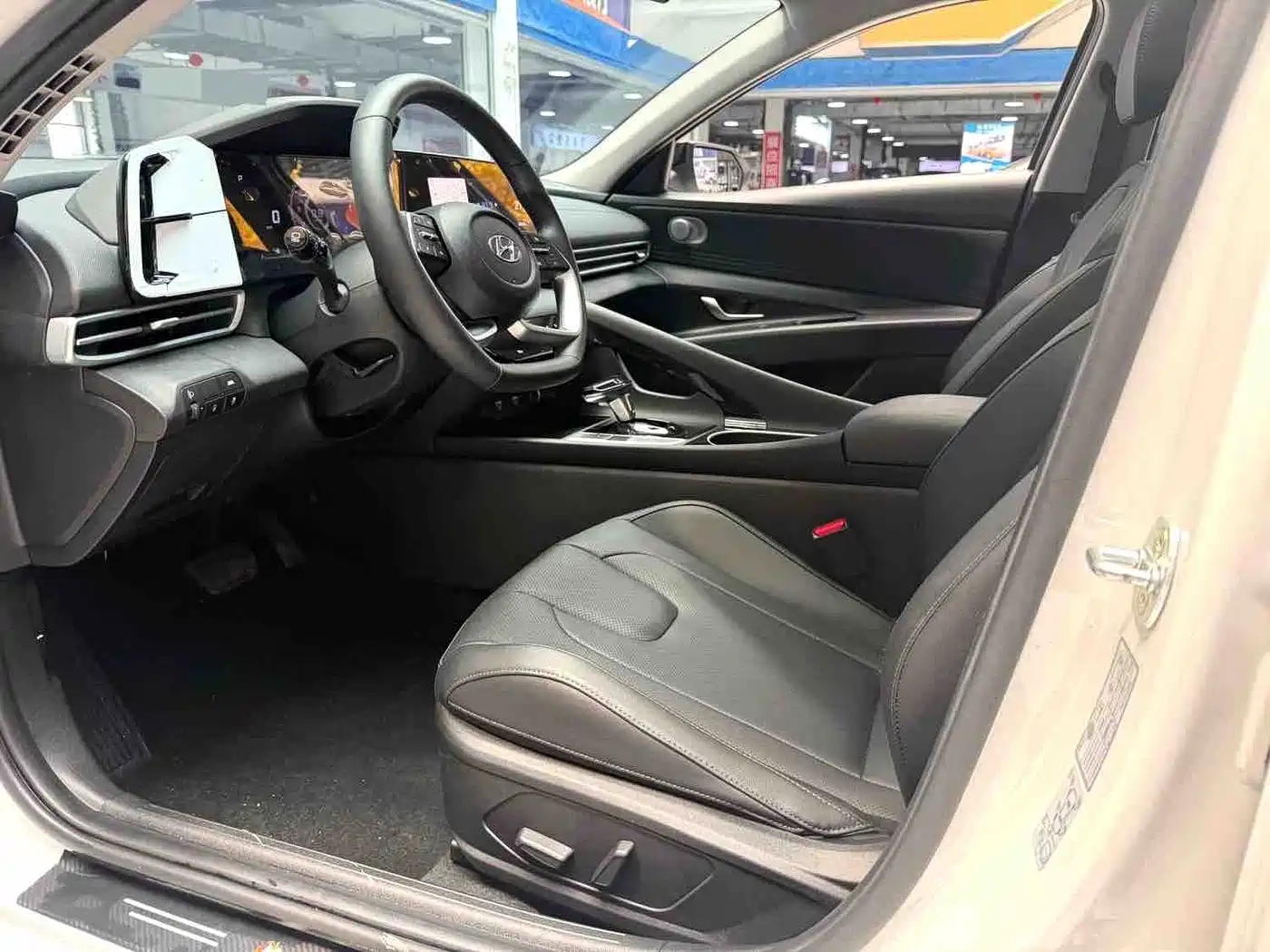 Hyundai Elantra 2022