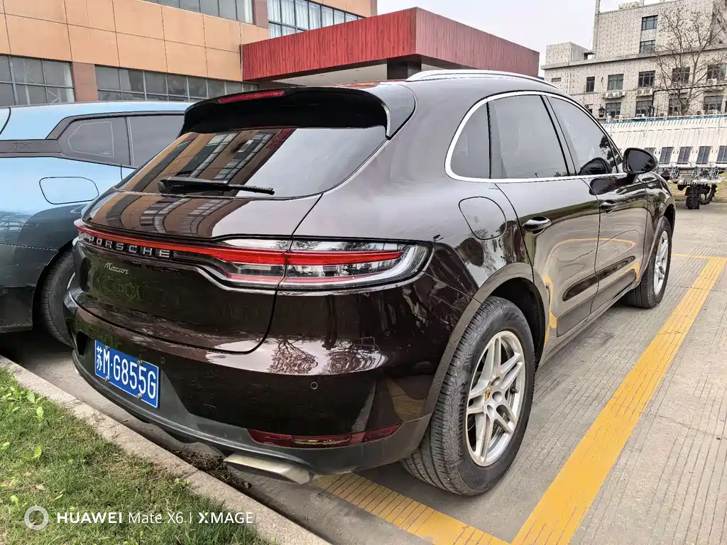 Porsche Macan 2021