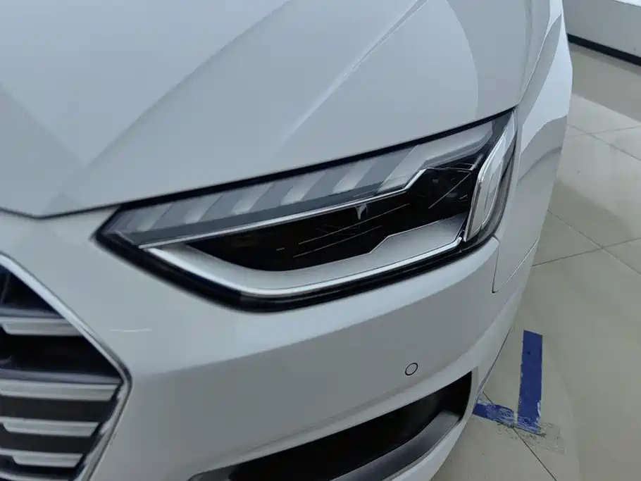 Audi A4 2021