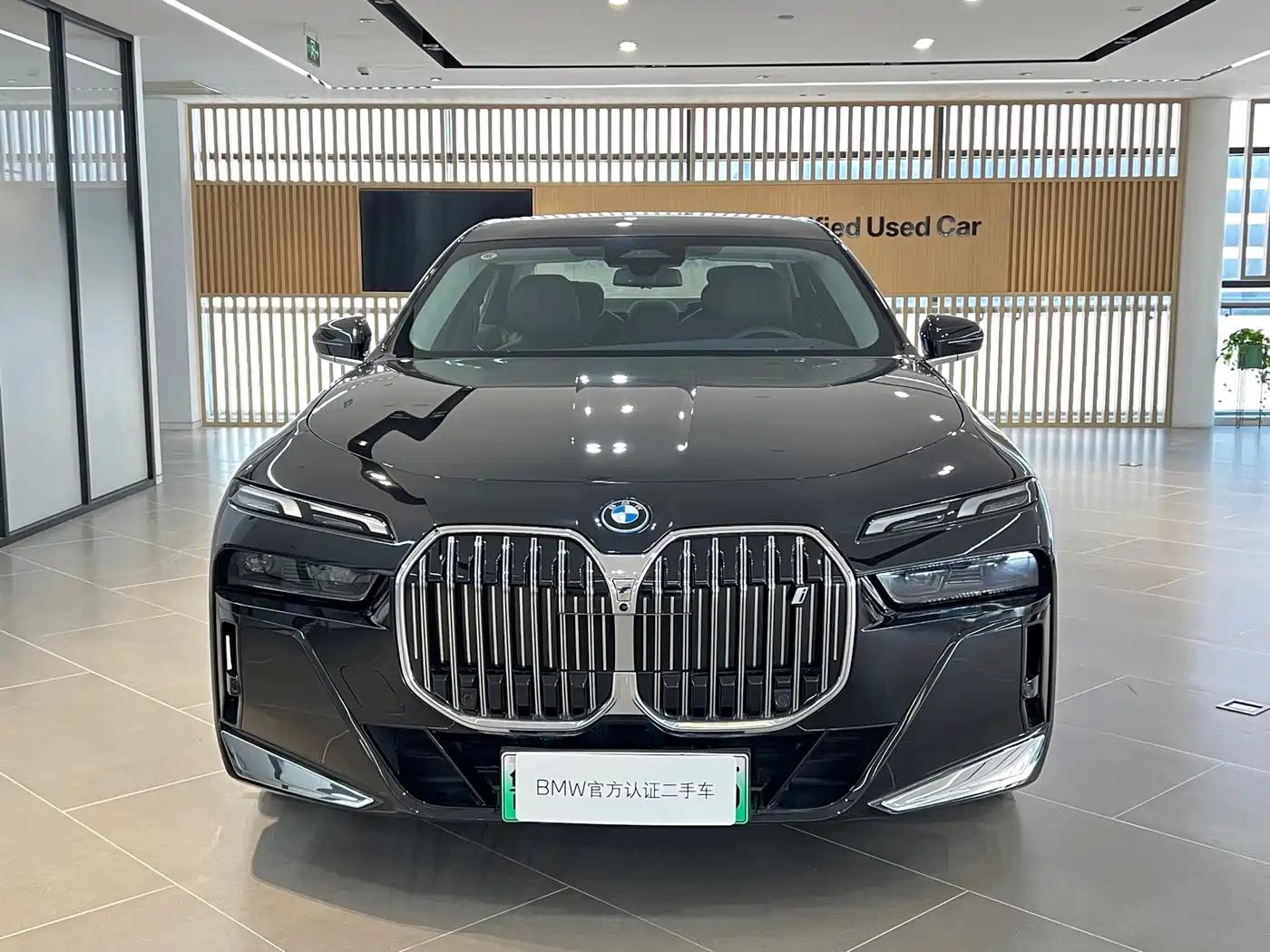 BMW i7 2025