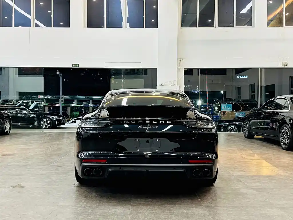 Porsche Panamera 2024