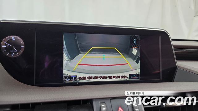 Lexus ES 2021