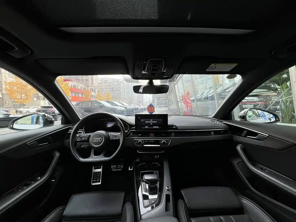 Audi A4 2023