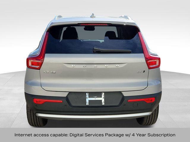 Volvo XC40 2025