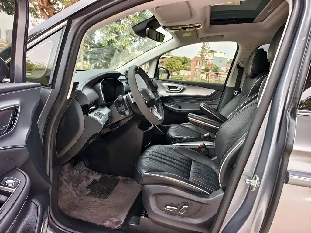 Roewe iMAX8 2021