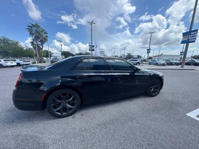 Chrysler 300 2022