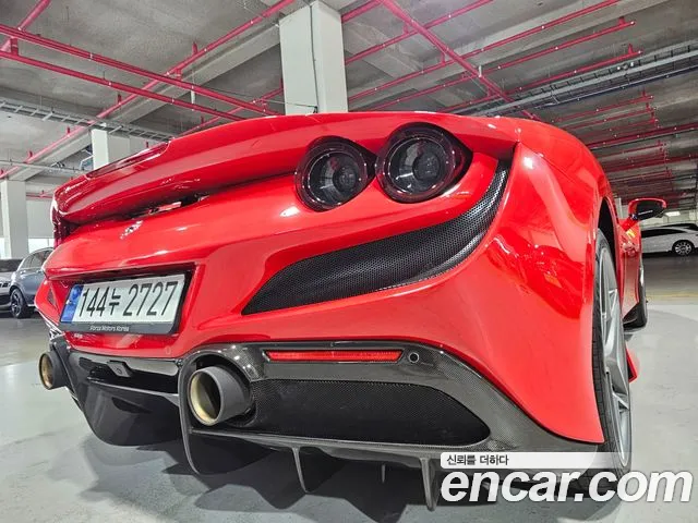 Ferrari F8 2022