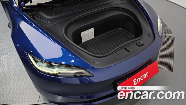 Tesla Model 3 2024