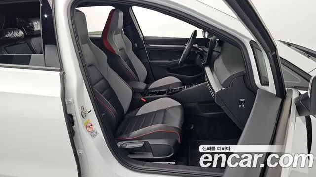 Volkswagen Golf 2025