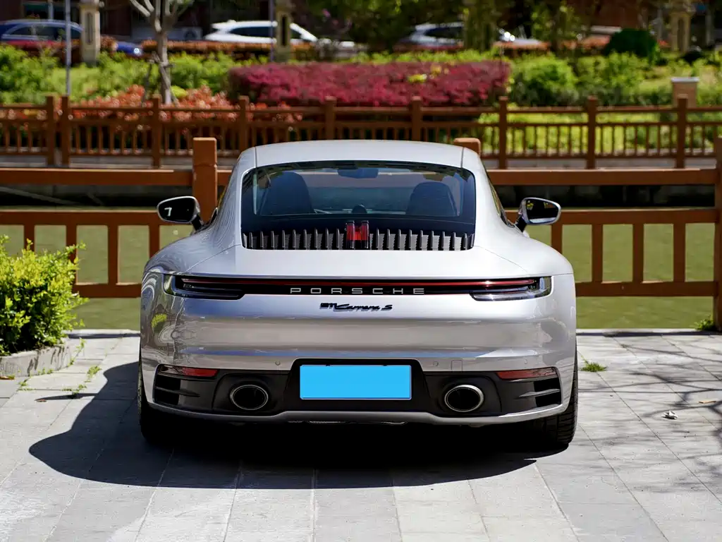 Porsche 911 2023