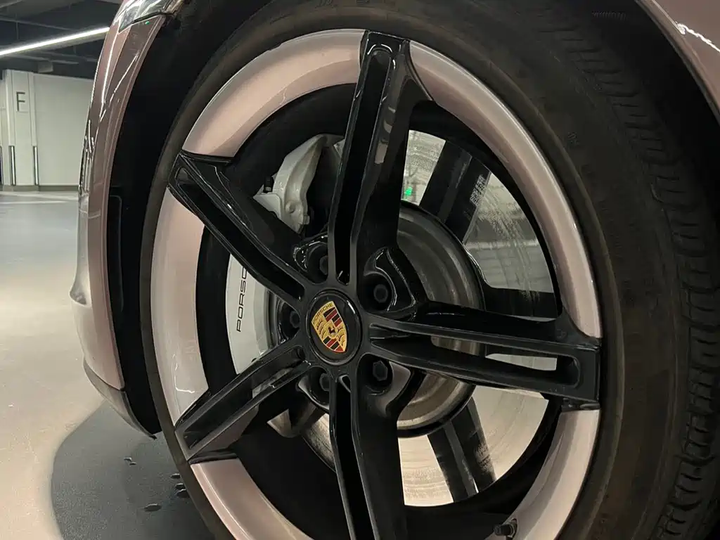 Porsche Taycan 2023
