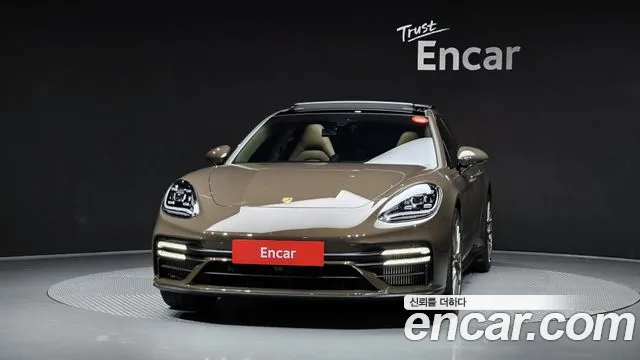 Porsche Panamera 2023