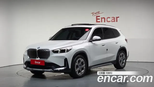 BMW iX1 2024
