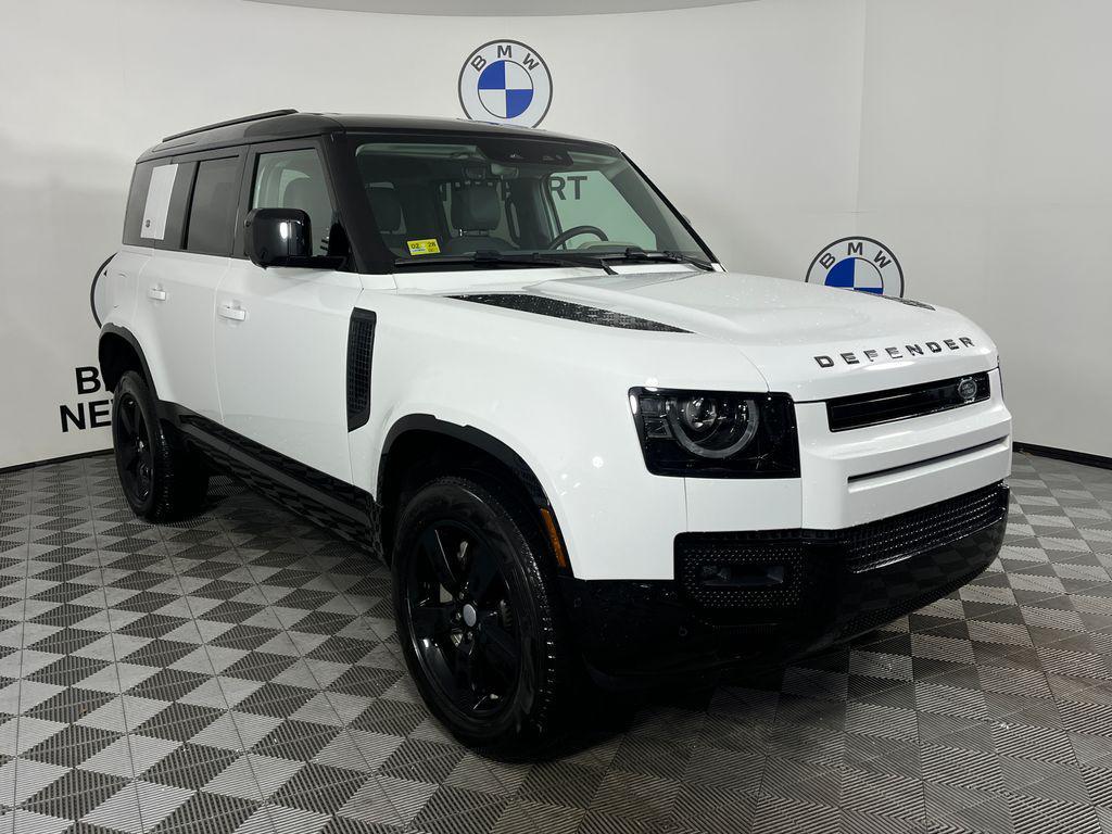 Land Rover Defender 2024