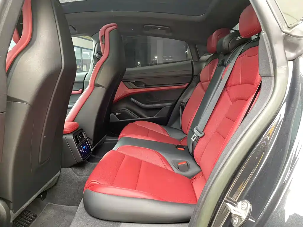 Porsche Taycan 2022