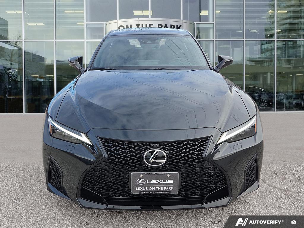 Lexus IS 2025