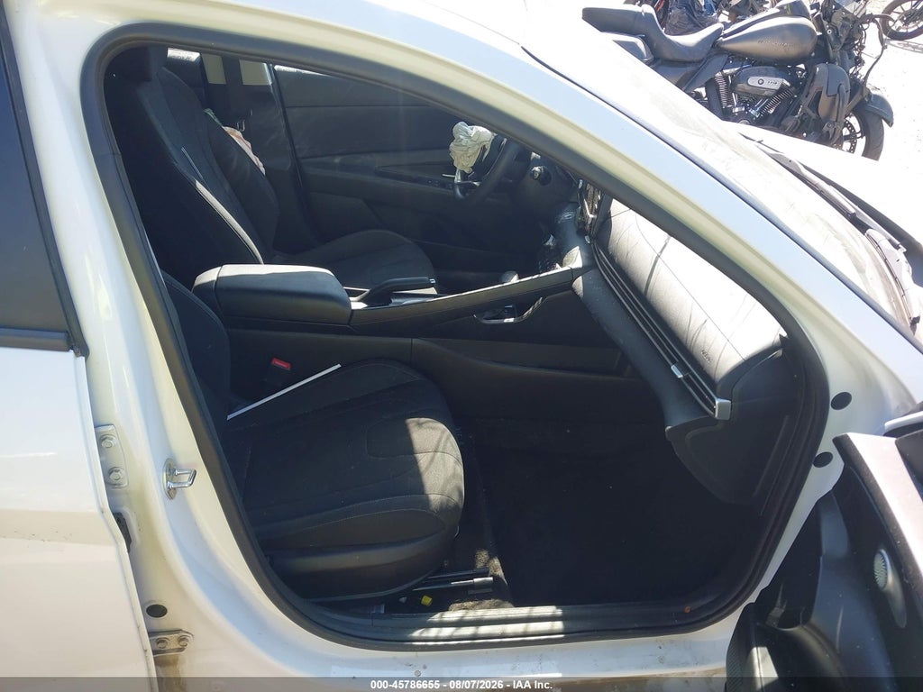 Hyundai Elantra 2022