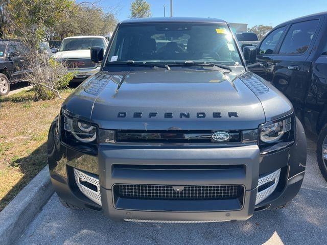 Land Rover Defender 2024