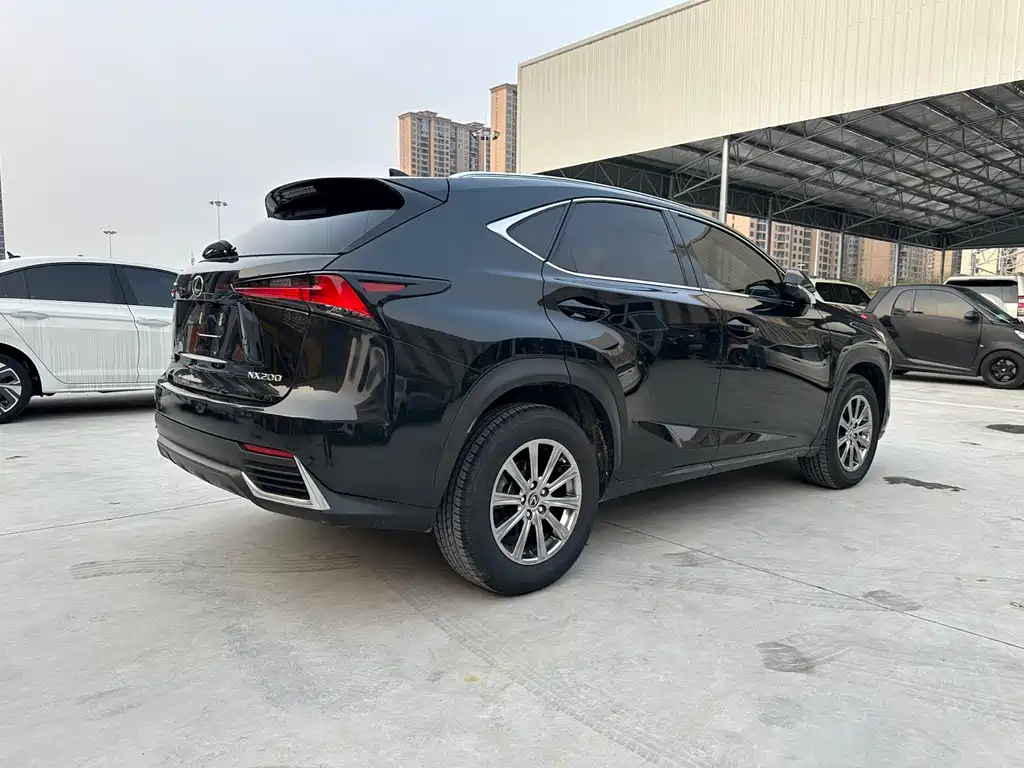 Lexus NX 2021