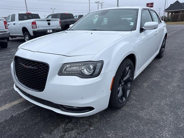 Chrysler 300 2023