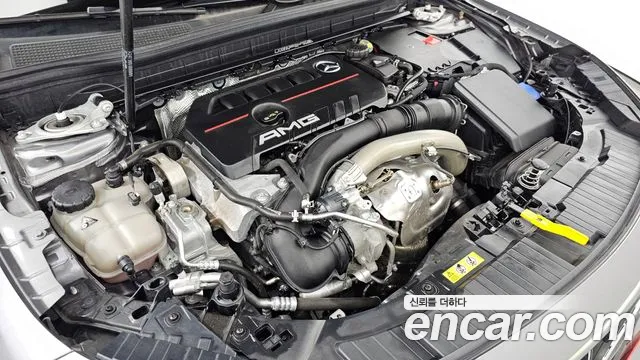 Mercedes-Benz GLB 2023