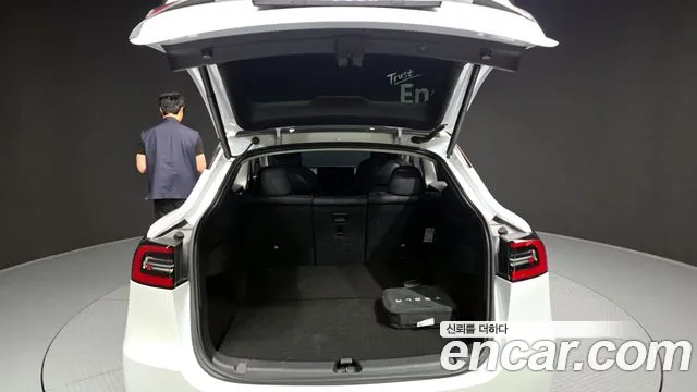 Tesla Model Y 2021