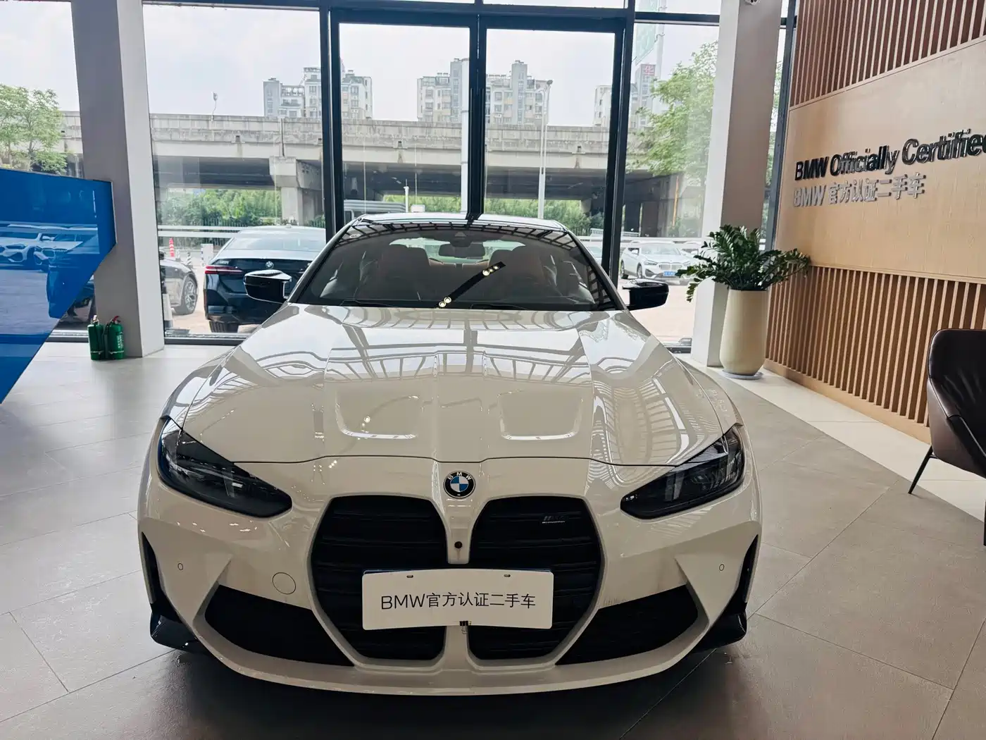 BMW M4 2025